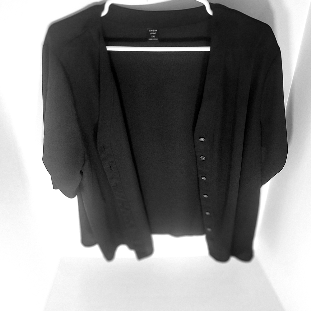 SHEIN Black Button-Up Blouse. Size 1x